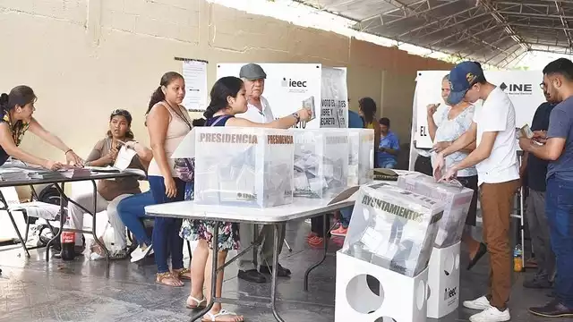 Exfuncionarios estatales y municipales, así como familiares de servidores públicos forman parte del organismo en Carmen