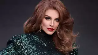 En la entrevista la famosa comentó que tuvo que “correr” al cantante de la puerta de su cuarto de hospedaje