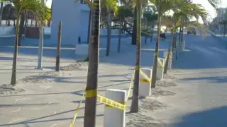 Ambos malecones del Puerto de Progreso cierran los sábados y domingos, pero sus restaurantes y accesos vehiculares siguen laborando