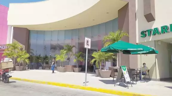 Actualmente existe un amparo federal que exime al centro comercial de pagar este impuesto Actualmente existe un amparo federal que exime al centro comercial de pagar este impuesto