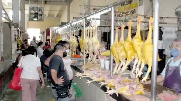 Compradores reclaman por el incremento en el precio Compradores reclaman por el incremento en el precio