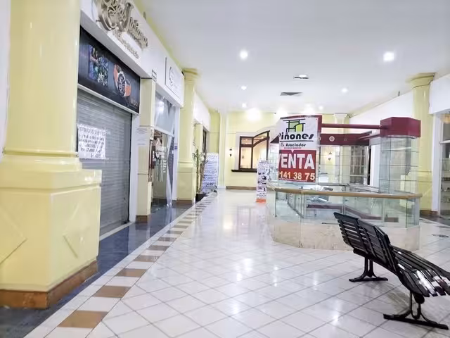 Uno de los centros comerciales más afectados es Palmira, donde la ocupación de espacios se estima en 20 comercios de sus más de 110 locales