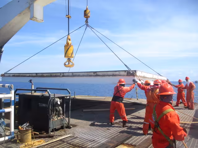 Pemex mantiene adeudos pendientes con empresas de Carmen desde 2024.