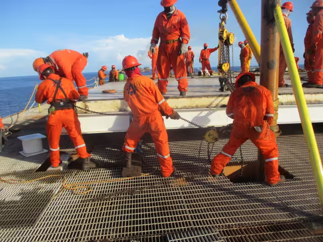 PEMEX abrirá en mayo los COPADES para liberar pagos pendientes a proveedores de Carmen.