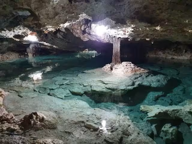 Este libramiento podría destruir uno de los cenotes más importantes.