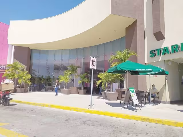 Actualmente existe un amparo federal que exime al centro comercial de pagar este impuesto