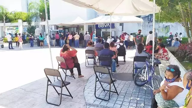 El gobierno municipal debe de implementar estrategias para evitar la aglomeración de personas en el exterior del ayuntamiento