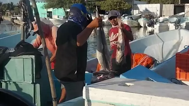 Los pescadores pasaron tres días en el mar