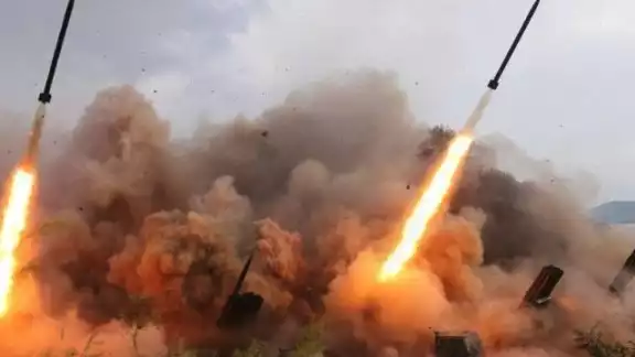 Washington y Seúl decidieron ampliar un día unos ejercicios militares conjuntos bautizados "Tormenta Vigilante" Washington y Seúl decidieron ampliar un día unos ejercicios militares conjuntos bautizados "Tormenta Vigilante"