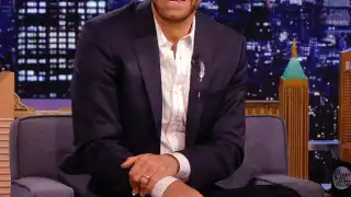 Eugenio Derbez compartió una imagen que podría revelar un nuevo proyecto que incluiría a Chespirito en la plataforma Netflix