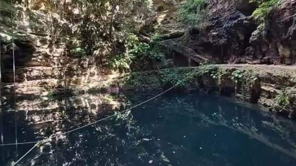Los sitios de mayor atractivo turístico en José María Morelos son, el cenote de Sacalaca, La Ruta de las Iglesias, Kantemó, San Antonio Tuk y la Laguna Chichankanaab Los sitios de mayor atractivo turístico en José María Morelos son, el cenote de Sacalaca, La Ruta de las Iglesias, Kantemó, San Antonio Tuk y la Laguna Chichankanaab