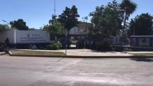 Un afectado intentó durante 3 días obtener el plástico y recibió diversos pretextos, pero nunca le informaron que no procedería la gestión