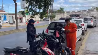 Motociclista se desmaya y derrapa en avenida de Campeche