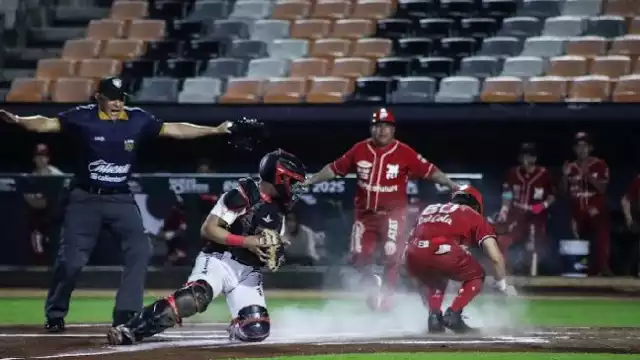 Los Escarlatas se llevaron la victoria en el Beto Ávila de Cancún.