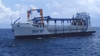 Cuatro embarcaciones sargaceras del Caribe Mexicano quedan fuera de servicio por mantenimiento