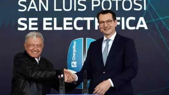 AMLO recibe en México la inversión de mil mdd de la empresa BMW Para una planta en San Luis Potosí AMLO recibe en México la inversión de mil mdd de la empresa BMW Para una planta en San Luis Potosí