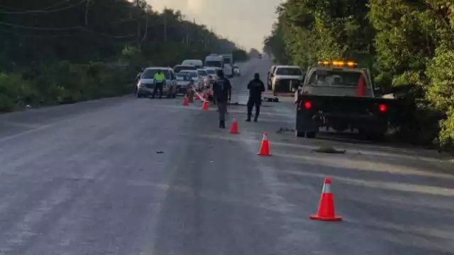 Al lugar llegaron elementos de la policía municipal, además de los Servicios Periciales de la Fiscalía General del Estado (FGE)