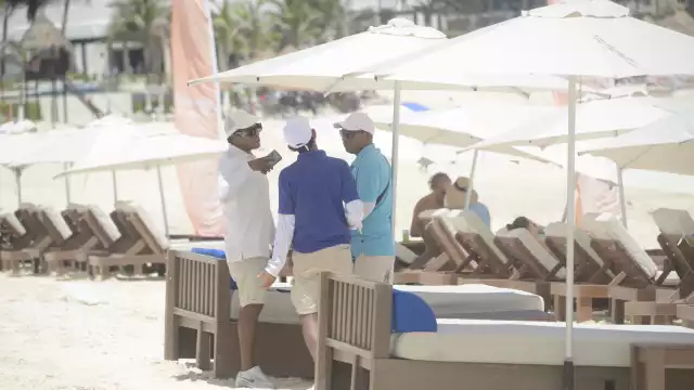 Unos 500 mil empleados tendrán que tomar descansos