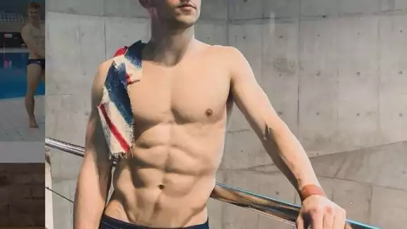 Aunque no lo había decretado a la vida pública, las redes sociales del clavadista muestran sin problema su orientación sexual