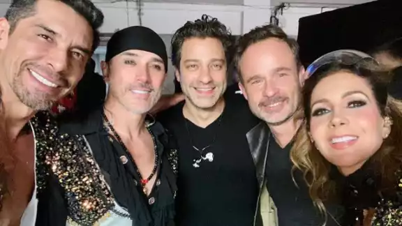 Garibaldi tuvieron un éxito brutal en dónde canciones como "Me la Pongo" o "Dónde quedó la Bolita" se convirtieron en la música habitual de los jóvenes Garibaldi tuvieron un éxito brutal en dónde canciones como "Me la Pongo" o "Dónde quedó la Bolita" se convirtieron en la música habitual de los jóvenes