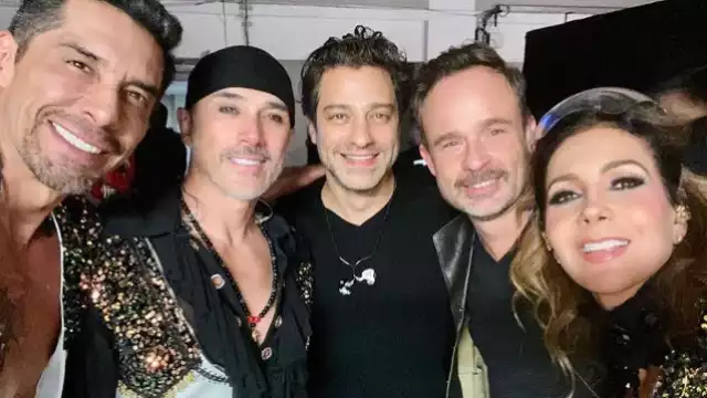 Garibaldi tuvieron un éxito brutal en dónde canciones como "Me la Pongo" o "Dónde quedó la Bolita" se convirtieron en la música habitual de los jóvenes