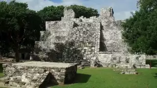 El Meco es una zona arqueológica ubicada en Isla Mujeres