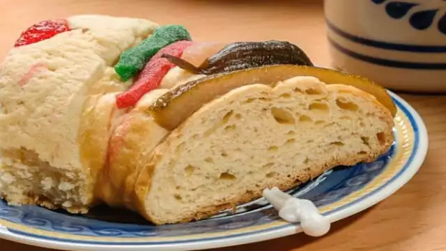 Encontrar el niño dentro de la rosca es augurio de buena suerte durante el año