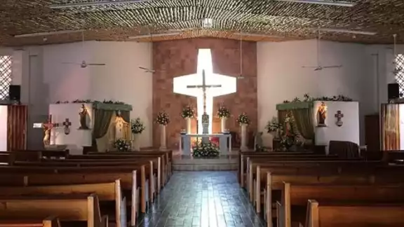 Esta información se puede encontrar en la aplicación para móviles de la Diócesis Cancún-Chetumal