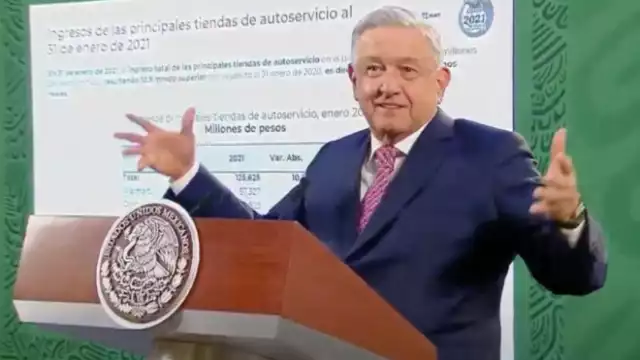 En la reunión también estuvieron presentes Marcelo Ebrard y Tatiana Clouthier, Esteban Moctezuma Barragán y Roberto Velasco