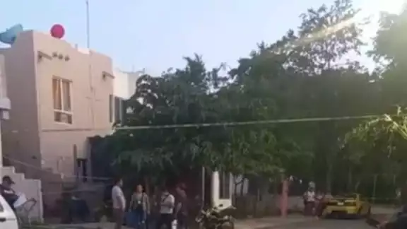 El hecho ocurrió alrededor de las 19:00 horas sobre la calle Osteros con la avenida Sur en el fraccionamiento Villas del Sol El hecho ocurrió alrededor de las 19:00 horas sobre la calle Osteros con la avenida Sur en el fraccionamiento Villas del Sol