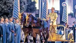 Con un desfile, trasladan momias a museo en Egipto