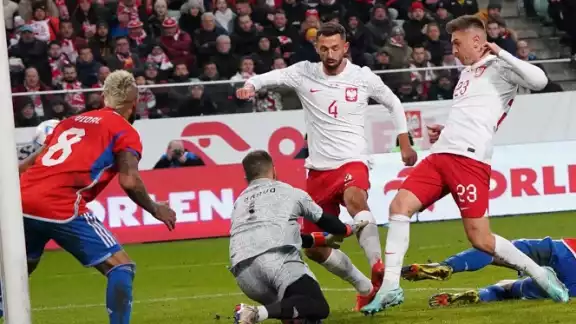 Sin mucho brillo, Polonia superó a Chile en un juego amistoso tedioso marcado por la ausencia de Robert Lewandowski Sin mucho brillo, Polonia superó a Chile en un juego amistoso tedioso marcado por la ausencia de Robert Lewandowski