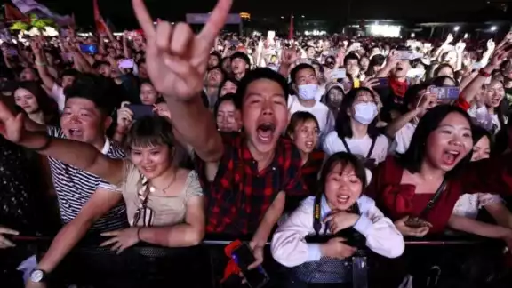 Ciudadanos de Wuhan celebran festival de música Ciudadanos de Wuhan celebran festival de música