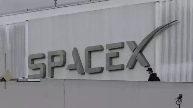 En 2020 cuatro astronautas fueron puestos en órbita por la cápsula Crew Dragon de SpaceX