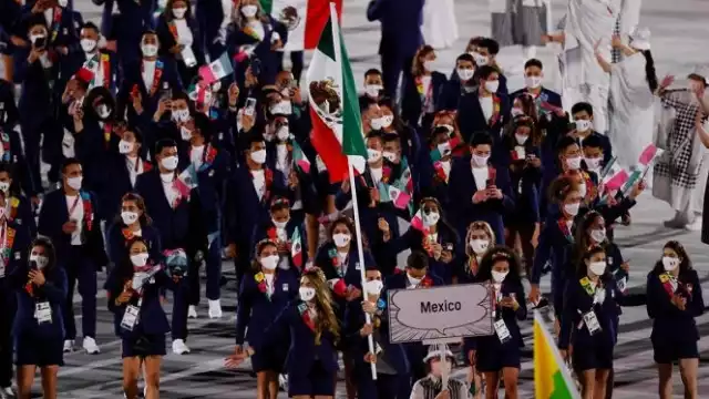 El desfile de la delegación mexicana en Tokio 2020 fue liderada por Romel Pacheco y Gaby López