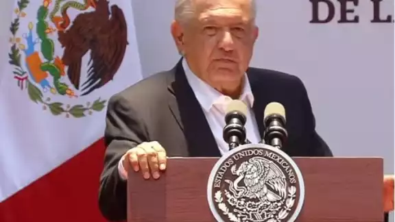 Durante su segundo evento público de este domingo, AMLO se lanzó contra los empresarios que querían dinero durante la pandemia Durante su segundo evento público de este domingo, AMLO se lanzó contra los empresarios que querían dinero durante la pandemia