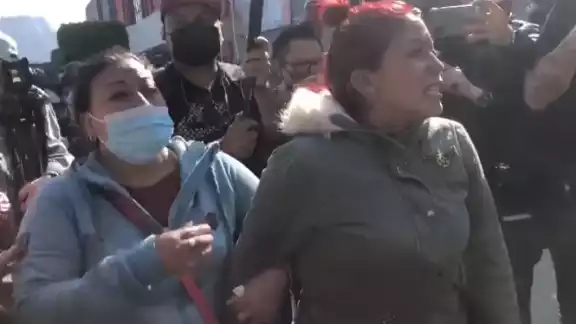 La madre y la abuela de Giovanni Hernández Tapia lo han buscado de hospital en hospital sin dar con su paradero La madre y la abuela de Giovanni Hernández Tapia lo han buscado de hospital en hospital sin dar con su paradero