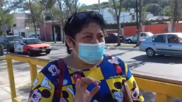 Apenas ayer a las 11 de la noche le avisaron a los maestros que tenían que acudir a los centros de vacunación