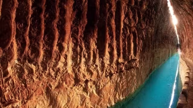 Grupo Xcaret perforó cenotes para construir ríos subterráneos que conecten a ocho cuerpos de agua