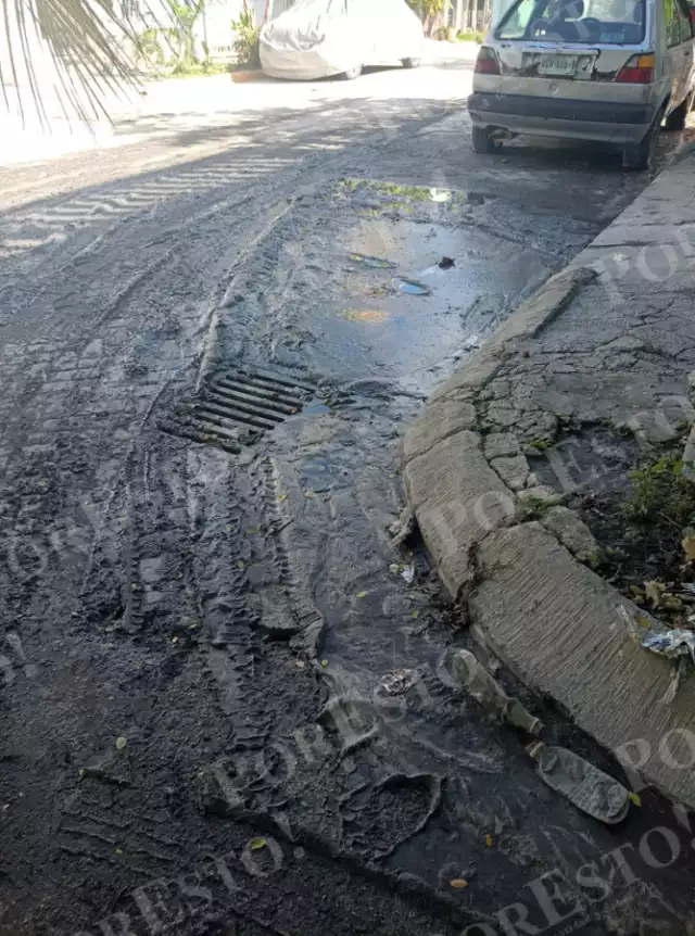 La presencia de lodo se ha reportado en una de las entradas de la colonia