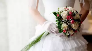 ¡Tengo a tu bebé aquí! Mujer interrumpe boda para reclamar al novio: VIDEO