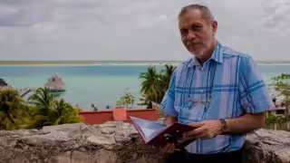 El poeta originario de Calkiní, Campeche radica en Bacalar