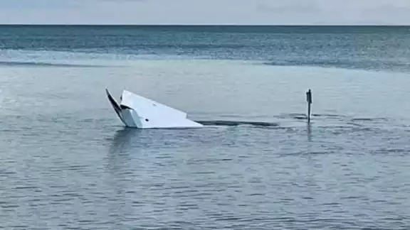 Algunos ribereños indican que el desplome ocurrió entre el Arrecife Alacranes e Isla Pérez Algunos ribereños indican que el desplome ocurrió entre el Arrecife Alacranes e Isla Pérez
