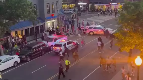El tiroteo se produjo después de dos incidentes violentos durante un concierto no autorizado que obligó a la policía a clausurar el evento