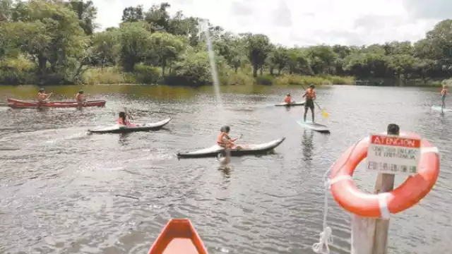 Tres Lagunas se ubica a pocos kilómetros de la comunidad El Ideal; ofrecen kayaks y senderismo