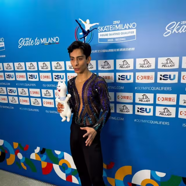 Donovan celebrando el segundo puesto.