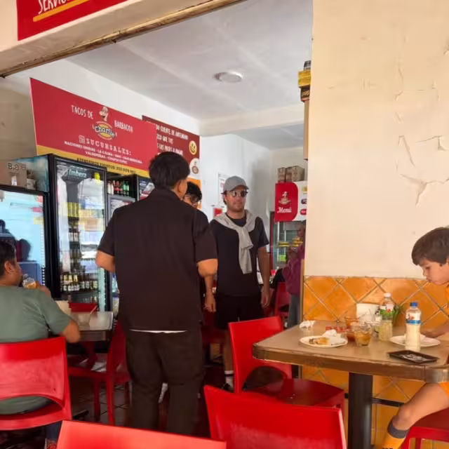 Checo disfrutando junto a su hijo