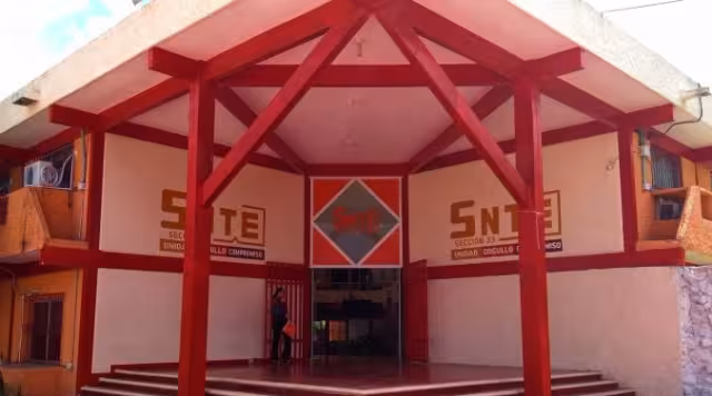 La maestra denuncia al encargado de la SNTE en Ticul de deslindarse de su caso y dejarla por su cuenta