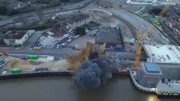 Bomba que explotó en Inglaterra Bomba que explotó en Inglaterra