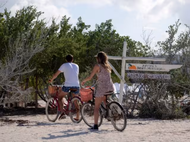 Holbox es un destino conocido entre el turismo por sus playas de aguas turquesas y arena blanca